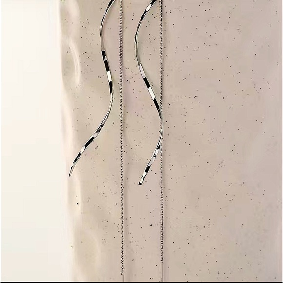 Silver Spiral Threader Twisted Minimalist Earrings - Picture 2 of 3